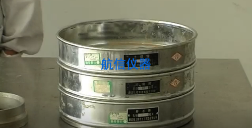 多功能電動(dòng)擊實(shí)儀試驗(yàn)步驟(圖1) 多功能電動(dòng)擊實(shí)儀試驗(yàn)步驟(圖1)