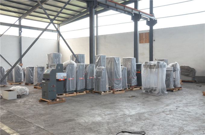 萬能材料試驗機成品組裝完成(圖1) 萬能材料試驗機成品